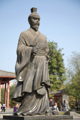 <a href='/s/zt-2650.html' target='_blank'><b>赵佗</b></a> 历史上秦始皇给赵佗的圣旨原文是什么内容?有什么含义?